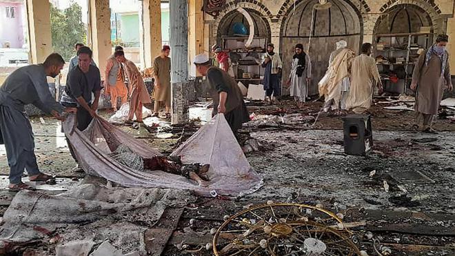 Afghanistan: au moins 50 morts et 140 blessés dans l’explosion d’une mosquée