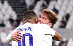 France-Belgique: les mots forts de Griezmann à Mbappé après le but de Benzema