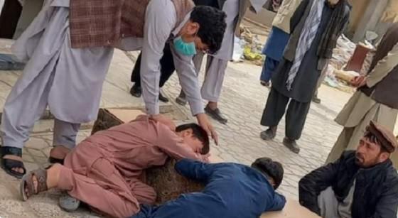 Pas de manifs, ils ne sont pas Palestiniens : au moins 55 morts dans une mosquée visée par Daech (vidéo)