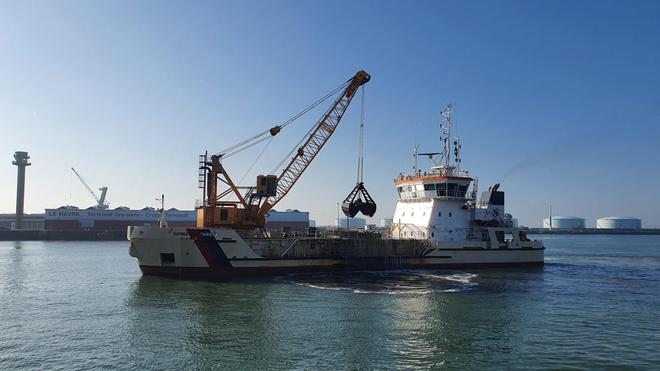 Environnement : au Havre, la drague « Gambe d’Amfard » nettoie les fonds marins