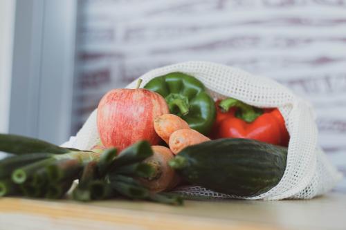 Plusieurs fruits et légumes ne seront plus vendus sous plastique en 2022