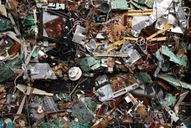 Nos vieux appareils créent une montagne de déchets électroniques