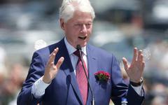 Bill Clinton, l’ex-président américain, hospitalisé pour une septicémie