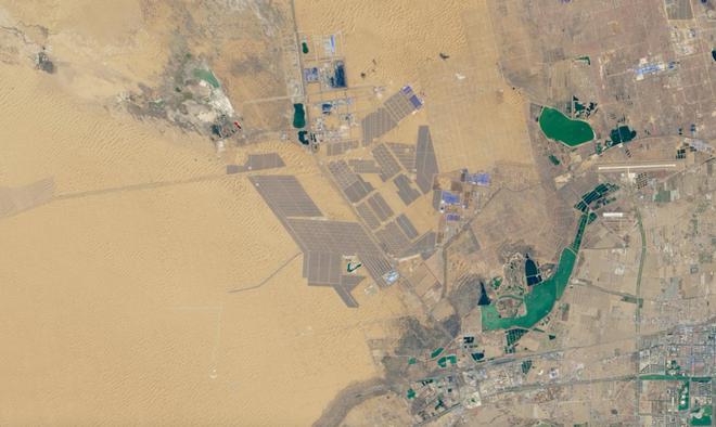 La Chine construit un parc photovoltaïque et éolien géant dans ses zones désertiques
