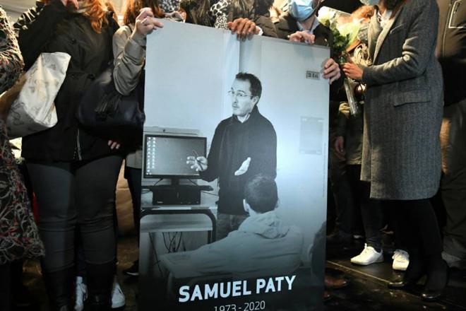 Samuel Paty est un "emblème de la liberté, de la République", selon Blanquer