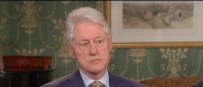 L'ex-président américain Bill Clinton, 75 ans, a passé une nuit supplémentaire dans l'hôpital de Californie où il est soigné pour une infection non liée au Covid-19