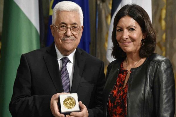 Le négationniste Abbas console des familles de terroristes récemment abattus :  » Des héros qui méritent le Paradis »