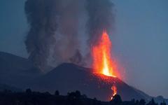 Éruption du Cumbre Vieja à la Palma : le volcan va-t-il bientôt s'apaiser, après un mois d'activité intense ?