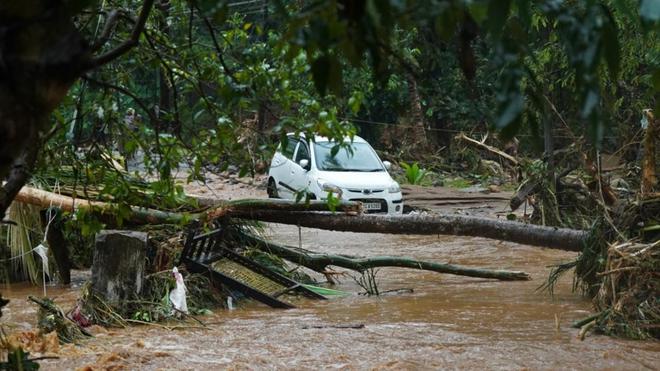 IMAGES - Mousson en Inde : des inondations impressionnantes dans l'État de Kerala