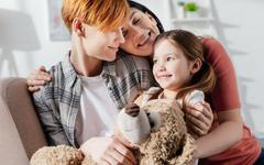 Homoparentalité : la loi sécurise la filiation