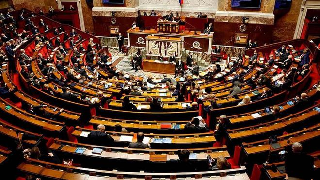L’Assemblée adopte un nouveau projet de loi pour recourir au pass sanitaire jusqu’à l’été 2022