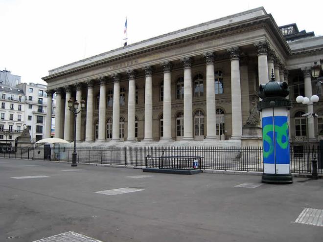 Paris : Le Cac 40 ne tient par les 6.700 points, Hermès confiant, les prévisions d'Eurofins déçoivent