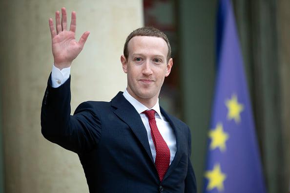 Facebook va embaucher 10 000 personnes en Europe pour l’aider à construire son « métavers »