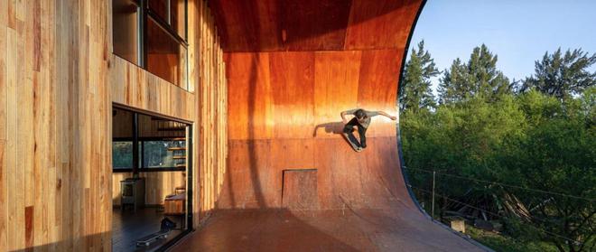 Il construit sa maison avec une rampe de skate intégrée, le résultat est incroyable !