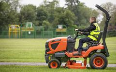 L’éjection arrière pour le Kubota G261 RD