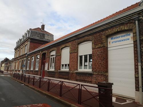 Calais: fermée après des cas de Covid, l’école maternelle Stephenson rouvre lundi