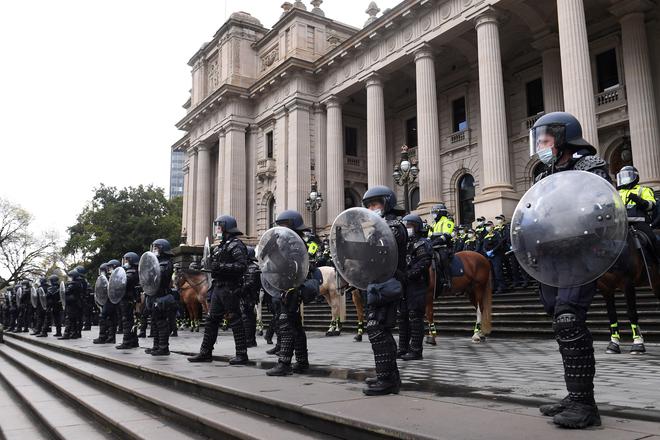 Melbourne : grand rassemblement contre l'obligation vaccinale et un projet de loi anti-Covid-19