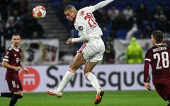 Ligue Europa : grâce à Slimani, Lyon déjà qualifié pour les 8e de finale, Monaco devra patienter