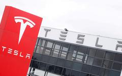 États-Unis: Elon Musk propose de vendre 10% de ses parts dans Tesla