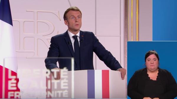 On ne pouvait pas le rater : Emmanuel Macron en mode Barry White