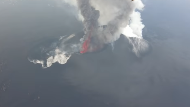 Éruption volcanique à La Palma - Les images exceptionnelles du cône principal du Cumbre Vieja filmées par un drone