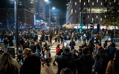 Pays-Bas: une manifestation contre les restrictions sanitaires vire à l’émeute, des blessés