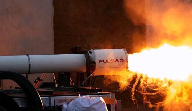 Pulsar Fusion teste une fusée propulsée par du plastique usagé