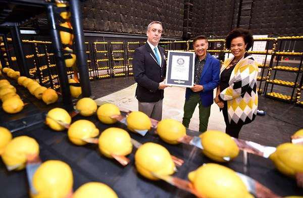 Record du monde : 2.300 volts générés avec 2.900 citrons !