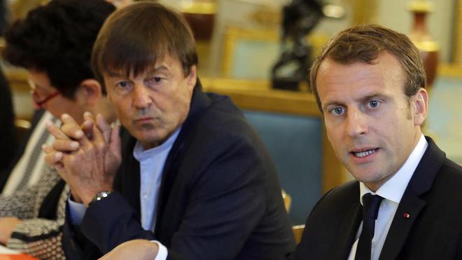 Affaire Hulot : "La justice ne se rend pas dans les tribunaux médiatiques", réagit Emmanuel Macron