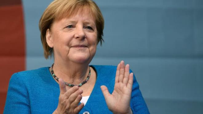 Allemagne: Angela Merkel choisit une chanson de la punk Nina Hagen pour ses adieux