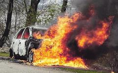 À Vernon, un tir de mortier d’artifice provoque l’incendie de véhicules