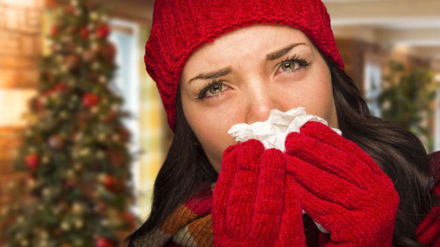 Votre sapin de Noël vous rend-il malade? Nous vous expliquons comment le savoir.