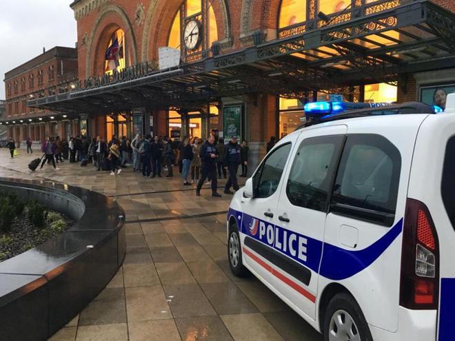 Le train Paris-Maubeuge arrêté en gare de Saint-Quentin en raison d’un colis suspect