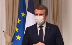 Tag anti-pass au Mont Valérien: Emmanuel Macron dénonce "une insulte à la mémoire de nos Héros"