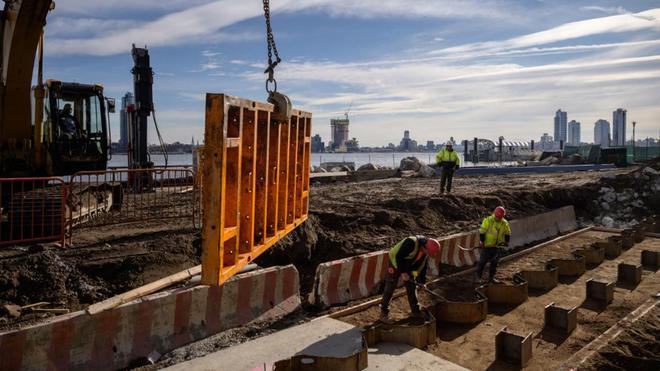 Réchauffement climatique : contre la montée des eaux, New York construit un gigantesque mur