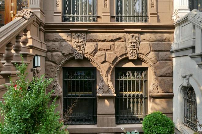 Une restauration moderne d’une maison historique de Harlem