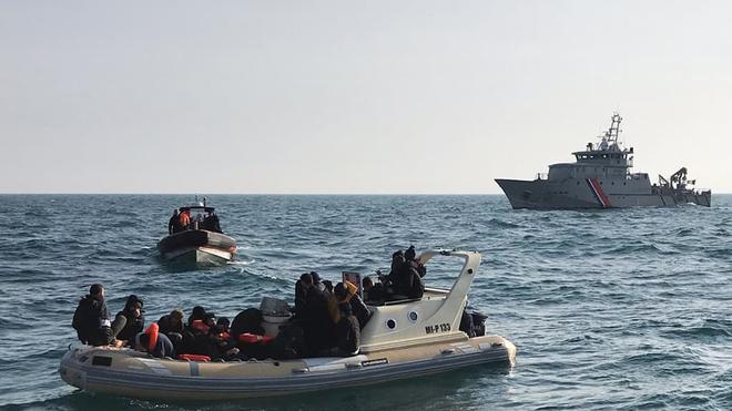 Pas-de-Calais: 138 migrants secourus dans la Manche alors qu'ils tentaient de rejoindre l'Angleterre