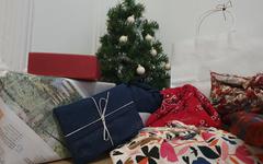 Nappe lavable, cadeaux de seconde main, furoshiki... Nos astuces pour un Noël sans déchets