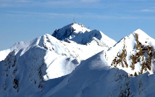 Des microplastiques retrouvés dans l’air « pur » au sommet des Pyrénées