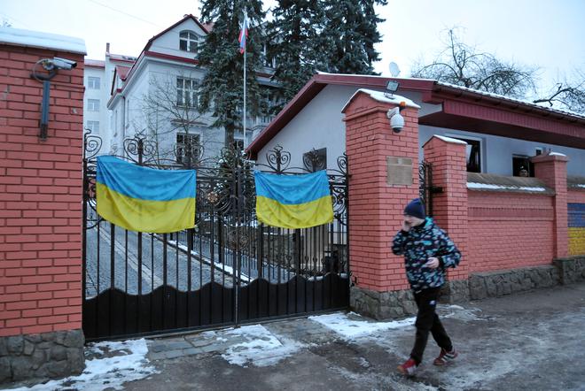 «Attaque terroriste» : le consulat général de Russie en Ukraine ciblé par un cocktail Molotov