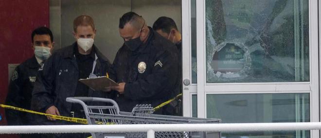 Los Angeles - Une adolescente de 14 ans tuée dans une cabine d'essayage par une balle perdue tirée par un policier intervenant pour une agression dans le magasin - Vidéo