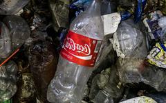Coca-Cola, PepsiCo et Nestlé sont les plus gros pollueurs. Le boycott s’impose
