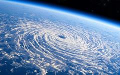 Ouragans et typhons frapperont davantage aux latitudes moyennes