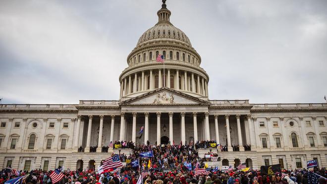 Un an après l'invasion du Capitole, "la démocratie américaine est aujourd’hui malade"