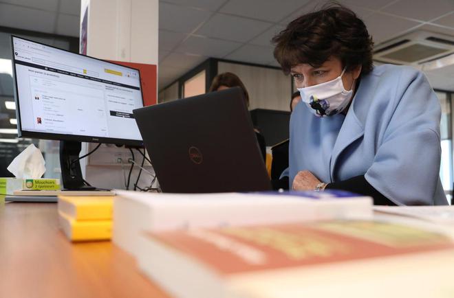 Livres : Roselyne Bachelot, ambassadrice du «cliquez et emportez»