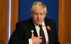 Covid-19 : Boris Johnson de nouveau dans l'embarras autour d'accusations de fête sous confinement
