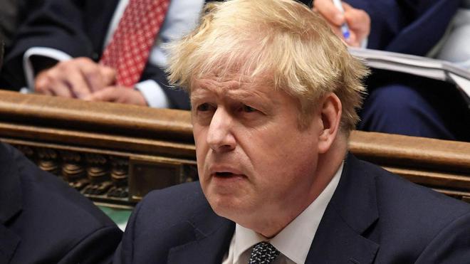 Covid-19: des « apéros du vendredi » accablent encore davantage Boris Johnson