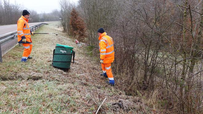 Vosges : des centaines de kilos de déchets sont jetés quotidiennement le long des routes du département