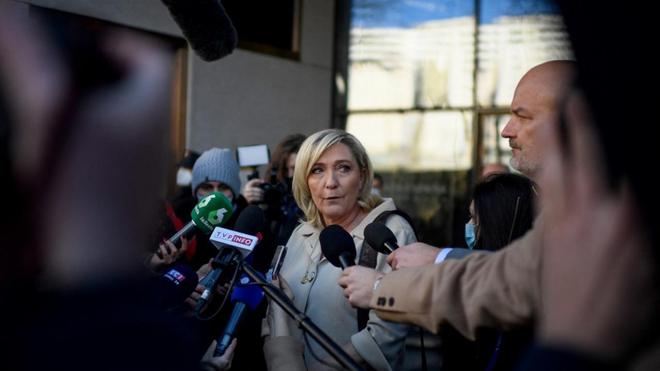 Défections au Rassemblement national : "Ceux qui veulent partir, qu'ils partent maintenant", lance Marine Le Pen