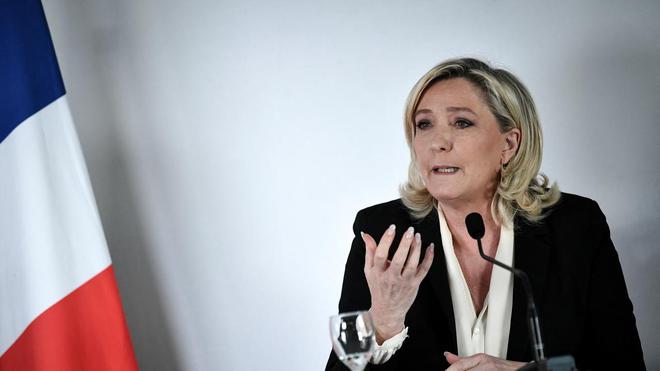 Des "nazis" chez Eric Zemmour : Marine Le Pen tente la diabolisation